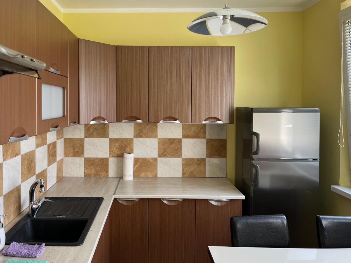 Elegant Escape Apartment - Free Parking, Easy Access To City Centre Bratislava Exterior foto